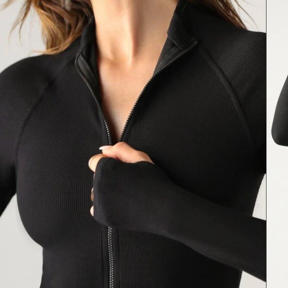 Joah Brown Black Zip-Up Crop Top - Picture 2 of 5